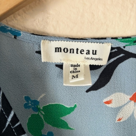Monteau Wrap blouse Size Medium - Picture 5 of 9